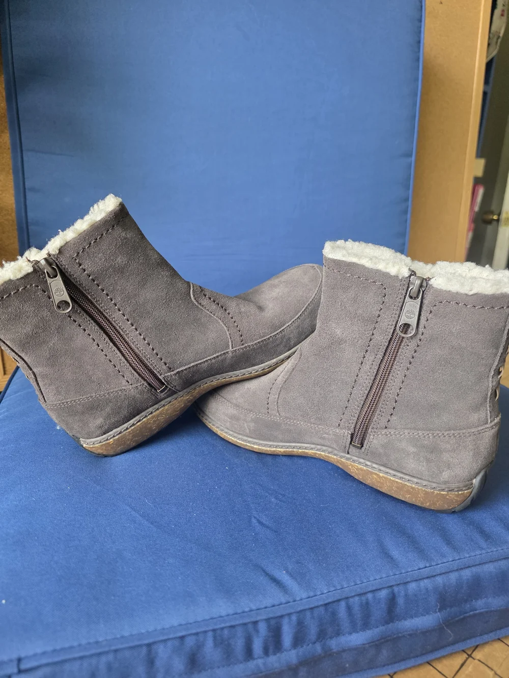 Timberland Suede Shearling Ankle Boots Women’s 7 Gray Fleece Lined